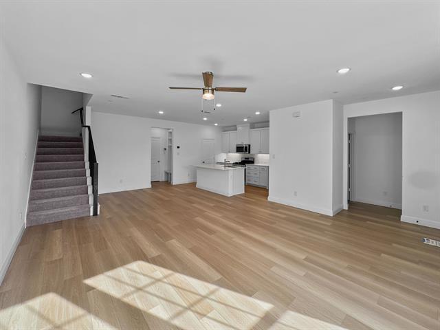 Photo - 8980 Samara St