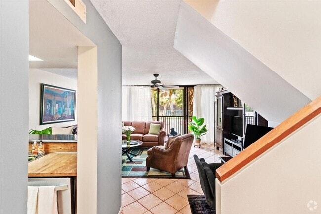 Building Photo - 2831 SW 87th Ave Unit #706 Rental