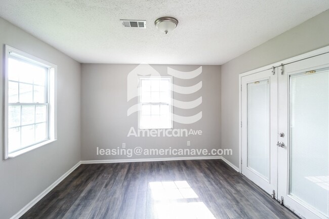 Photo - 425 Petunia Ave