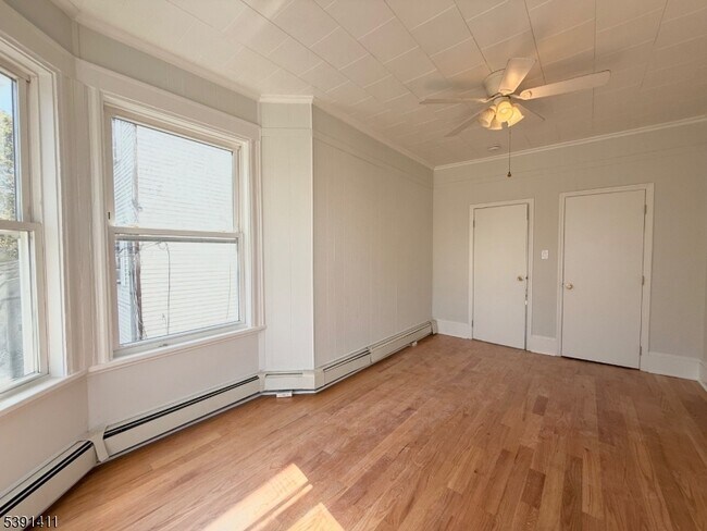 Photo - 53-55brill St Unit 2