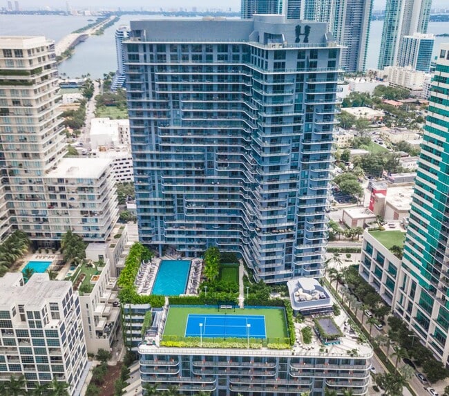 Photo - 101 NW 34th St Unidad 1011