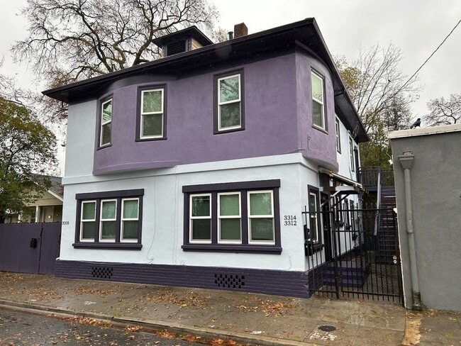 Building Photo - 3314 6th Avenue Unit 3314 2 DR- 1 BA