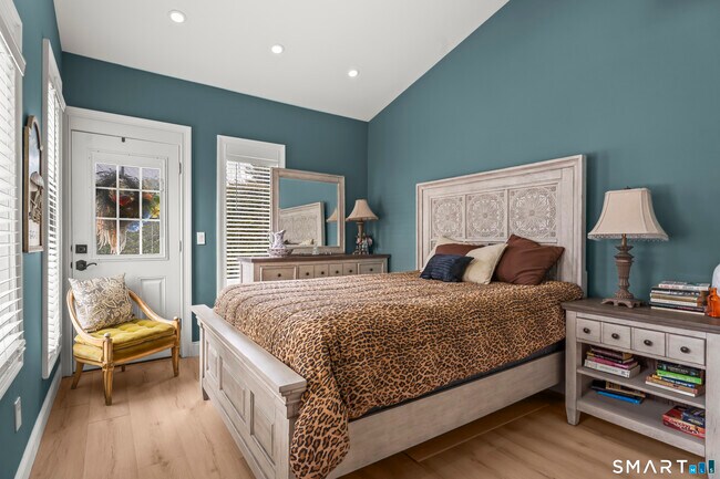 Photo - 801 Pequot Ave