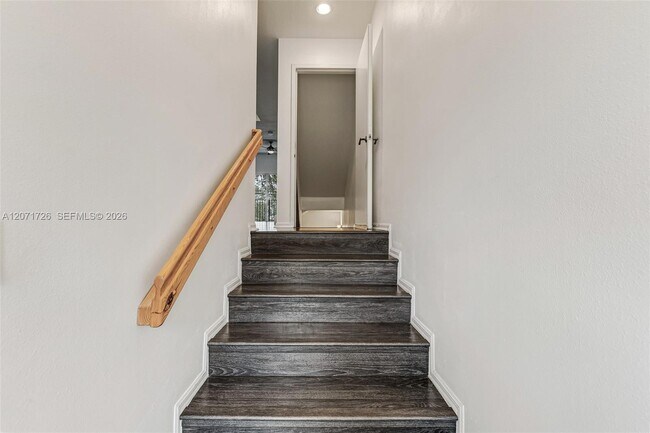 Photo - 8900 NE 8th Ave