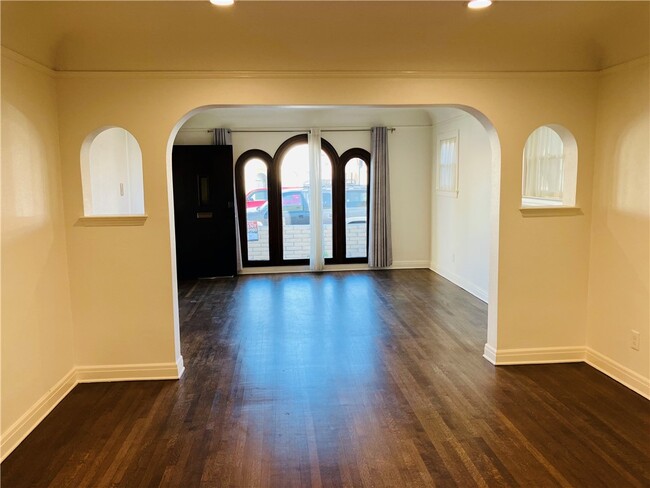 Photo - 221 Corona Ave