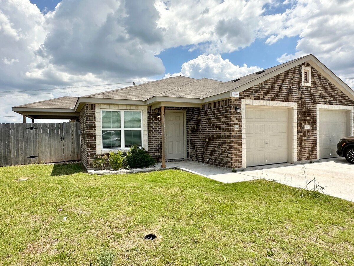 Photo - 1825 Clovis Dr