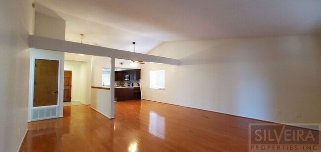 Photo - Lovely 3 Bedrooms 2 bath Home For Rent