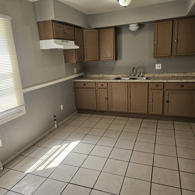Photo - 6503 N 53rd St Unit 6503 - Lower