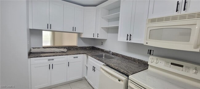 Building Photo - 5233 Treetops Dr Rental
