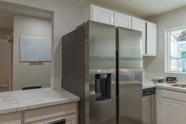 Photo - 5121 Tipton St