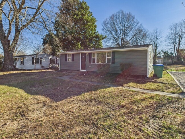 Photo - 6113 Ullswater Ave