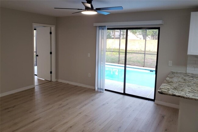 Photo - 4284 Everett Ave