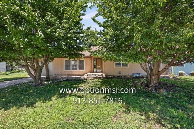 Photo - Cimarron Beauty- TRUE 4 bedroom, 2 bath, 1 car garage