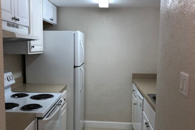 Photo - The Waterford Apartments