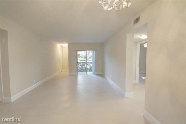 Photo - 703 Gardens Dr