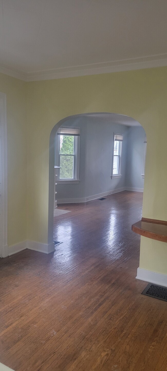 Photo - 423 Meigs St Apartments Unit 423 Down