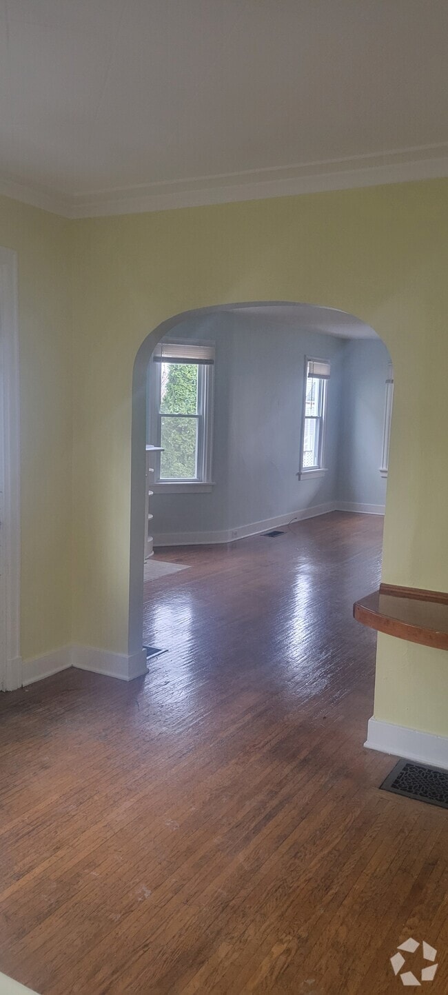 Building Photo - 423 Meigs St Unit 423 Down Rental