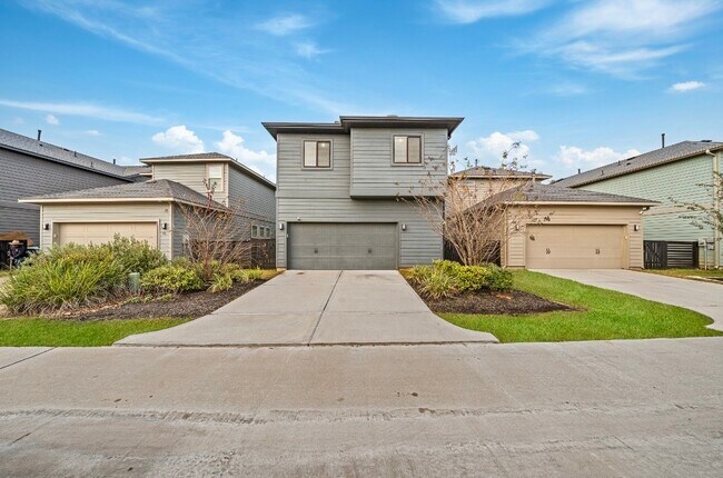 Photo - 18619 Admiration Dr