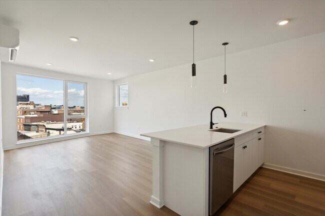 Photo - 2nd & Poplar