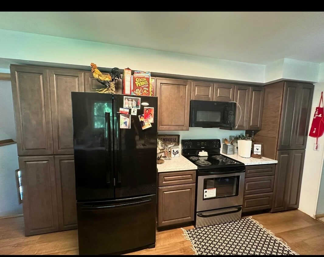 Photo - 521 Capitol Dr (Saint Peter, MN)