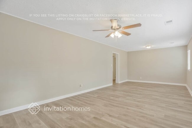 2037 W Woodberry Ave