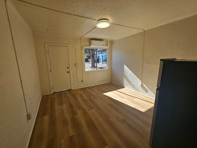 767 N Main St Unit 1