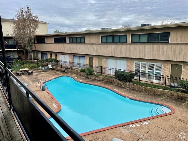 Building Photo - 3809 N Braeswood Blvd Unit 24 Rental