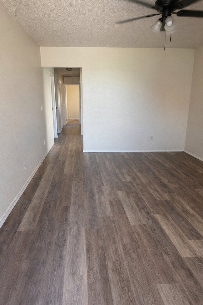 Photo - 1305 N Willow Dr