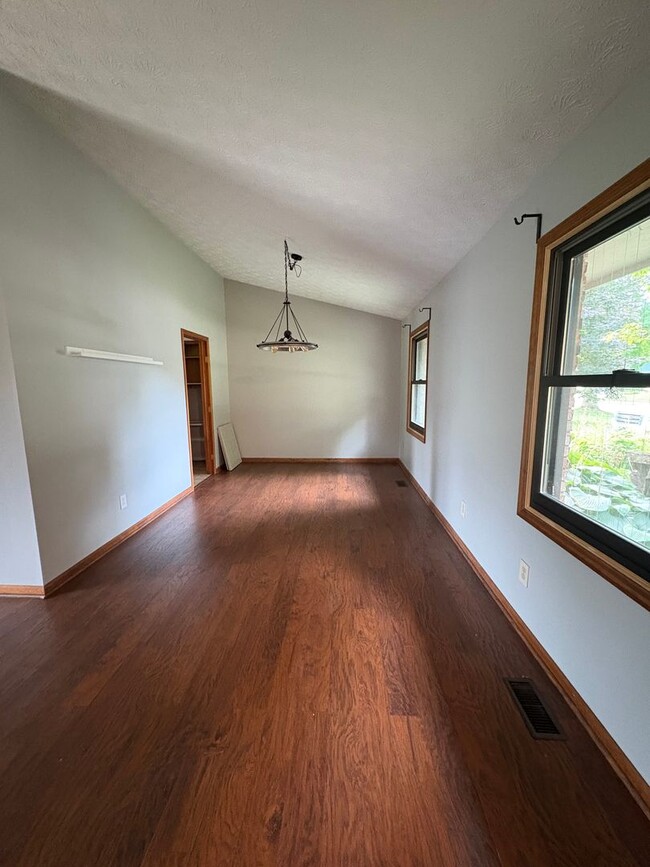 Photo - Beautiful Tri-level Home in Centerville