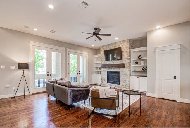 Photo - 2323 Woodhead St Unidad ID1019542P