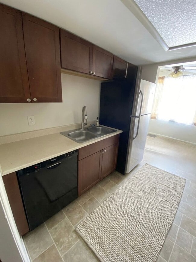 Photo - Townhouse - 2 bed + 2.5 bathrooms