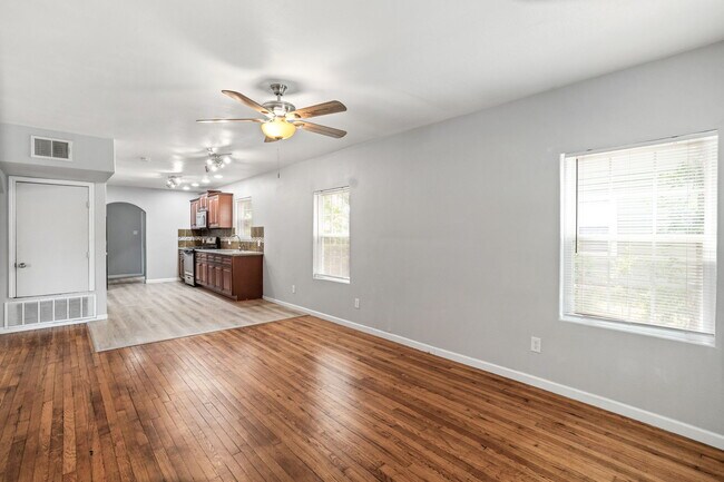 Photo - 1336 W Ridgewood Ct
