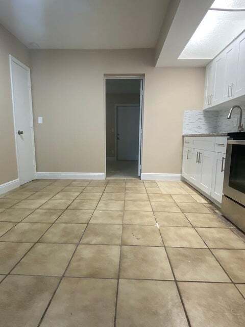 Photo - 184 SE 10th St