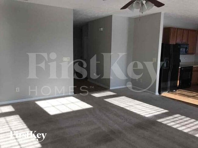 Photo - 688 Harbor Dr