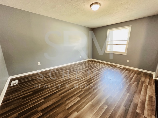 Photo - Updated 5BR/2BR house near Outer Loop now available!