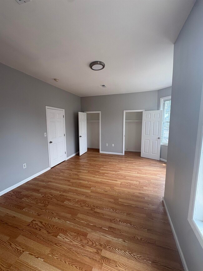 Photo - 104 Bayview Ave