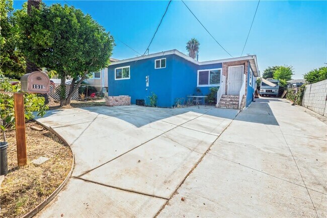 Photo - 1516 Ricardo St