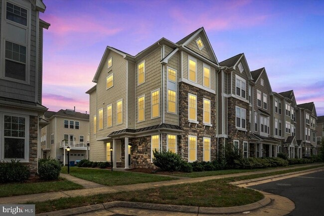 Building Photo - 42406 Benfold Square