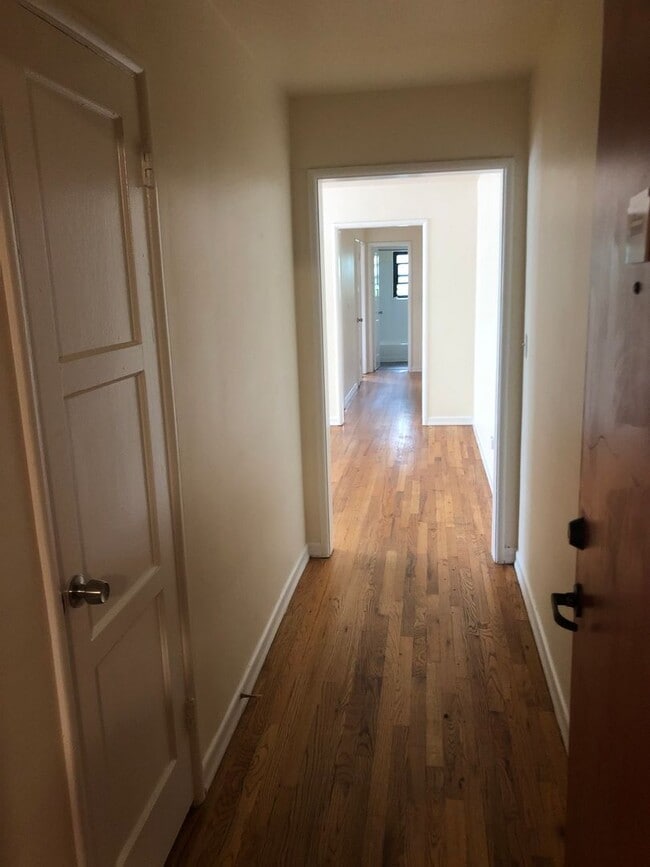 Photo - Bay Ridge Court (Cobblestone Court)