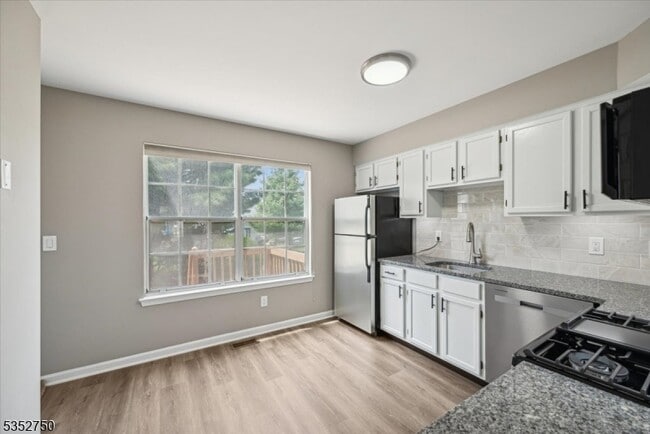 Photo - 907 Wetherburn Ct