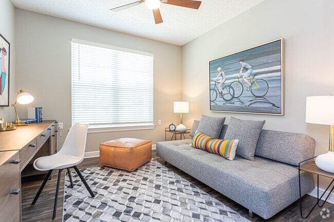 2BR, 2BA - 987SF