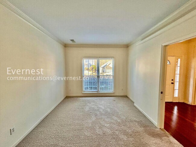 Photo - 1660 Cheshire Ct NW