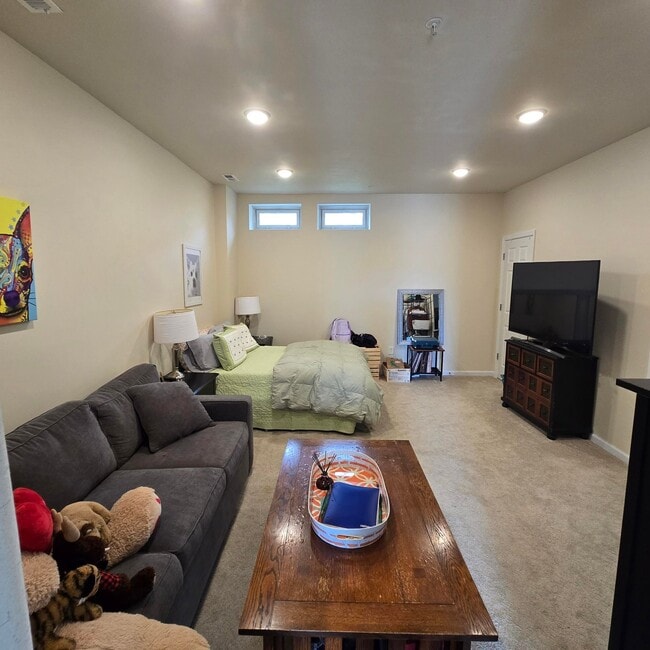 Photo - 76 Albert Ct