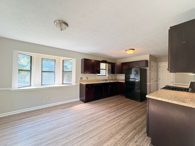 901 Locke Dr