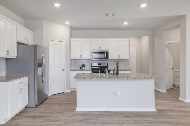 Photo - 445 Shiner Ln