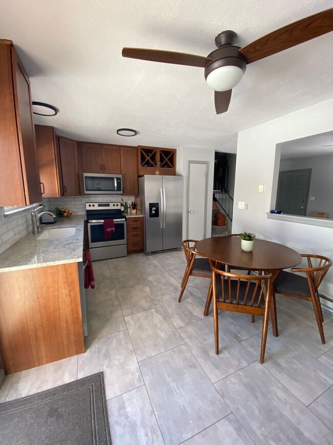 Photo - 1144 Maple Dr