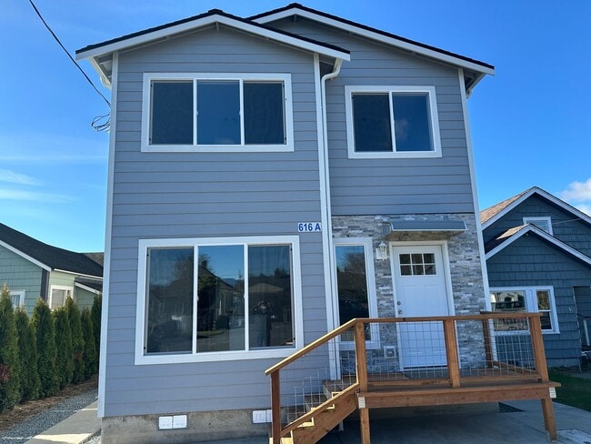 Building Photo - 616 Puget St Rental