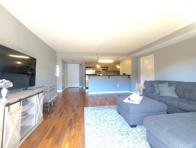 Photo - 700 1st St Unit 4F