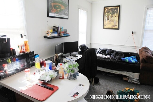 Photo - 61 S Huntington Ave Unidad 303