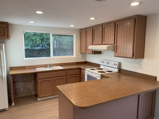 Photo - Recently remodeled home a short walk from Cameron Park Lake for rent!